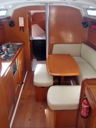 NESC Beneteau 39 Salon